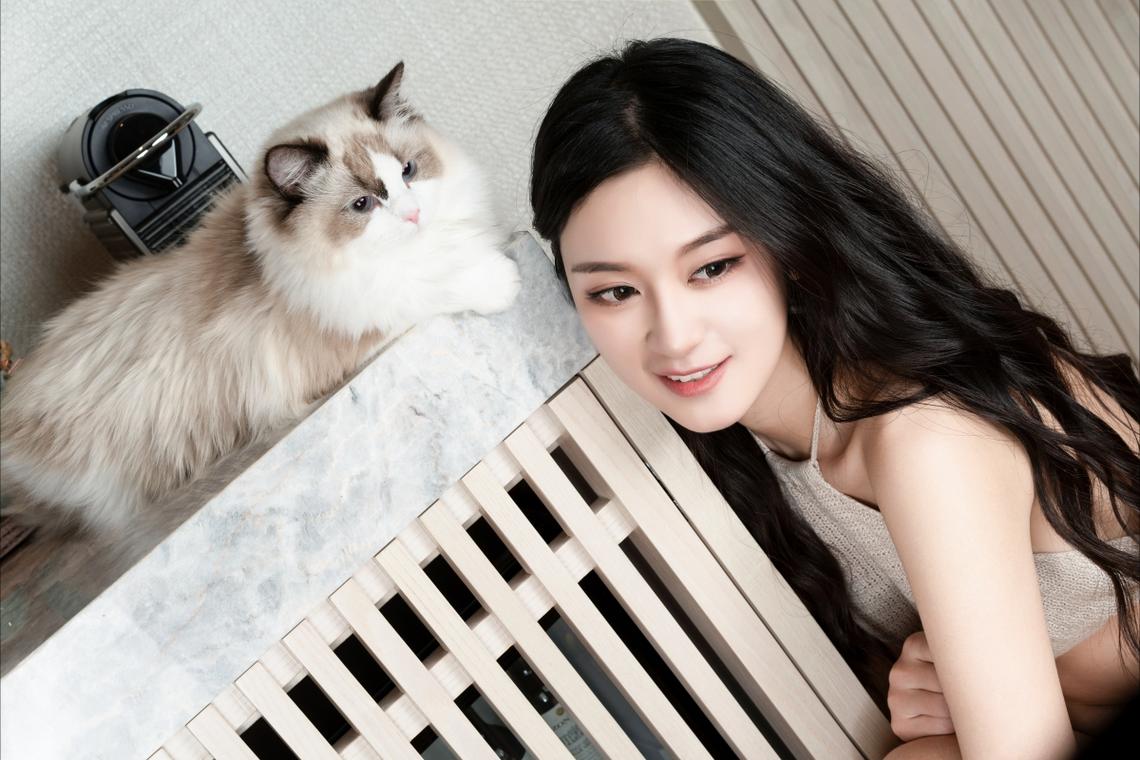 这里装得下公文包 也容得下安全帽！